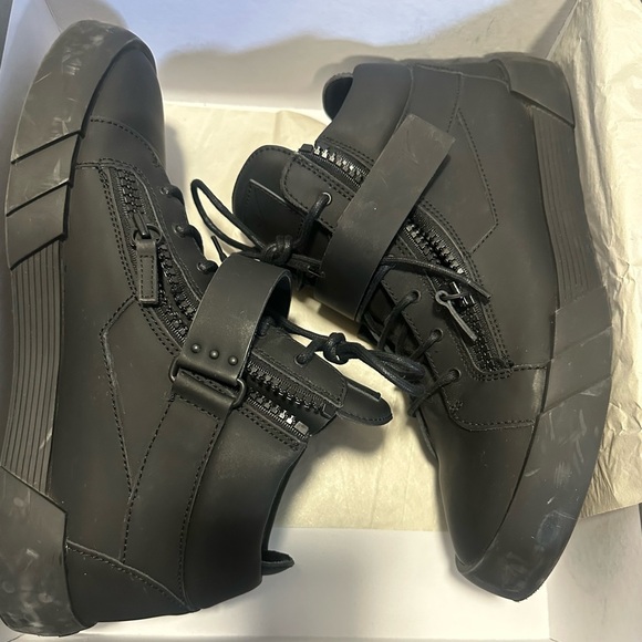 Men's Black Combat Boots - Picture 5 of 8